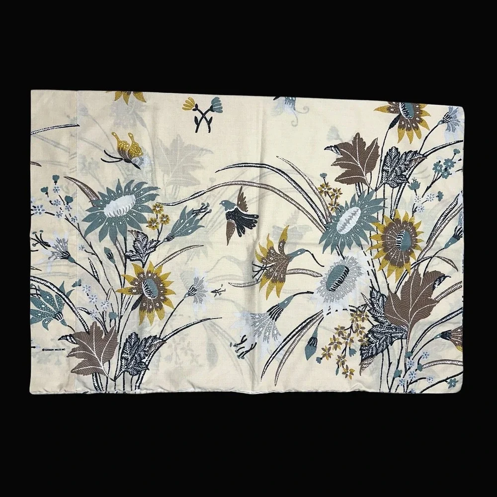 Vintage Royal Family by Cannon Floral Hummingbird Percale Pillowcase Cream 20x30